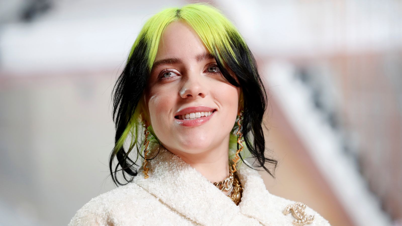 skynews-billie-eilish-oscars_5423608infath.jpg